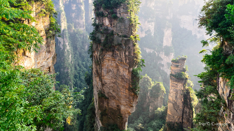 6D5N ·  Zhangjiajie & Fenghuang leisure tour, 2-day Forest Park + Tianmen Mountain + Glass Bridge + Yellow Dragon Cave: Miao dress-up, free drone video & scenic area transport