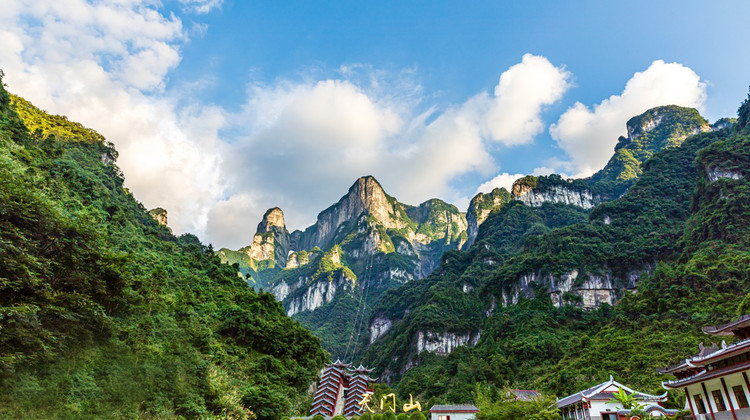 3D2N · Private Tours · Zhangjiajie Christmas & New Year private tour: Avatar Mountain + Bailong Elevator + Zhangjiajie Grand Canyon Glass Bridge + Huanglong Cave +Tianmen Mountain National Forest 