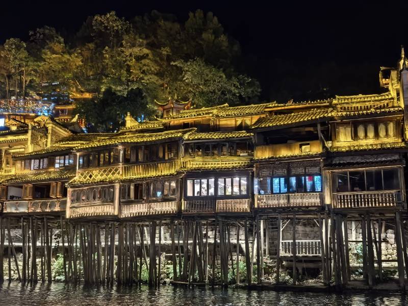7D6N · Private Tours · Flexible and adjustable itinerary: Zhangjiajie + Chongqing + Tianmen Mountain National Forest Park + Zhangjiajie Grand Canyon + Wulong Karst Tourism Region