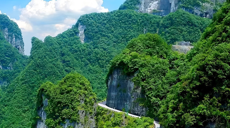 5D4N · Private Tours · Zhangjiajie National Forest  Park, Tianmen Mountain, Glass Bridge, Furong Town, Phoenix Ancient City